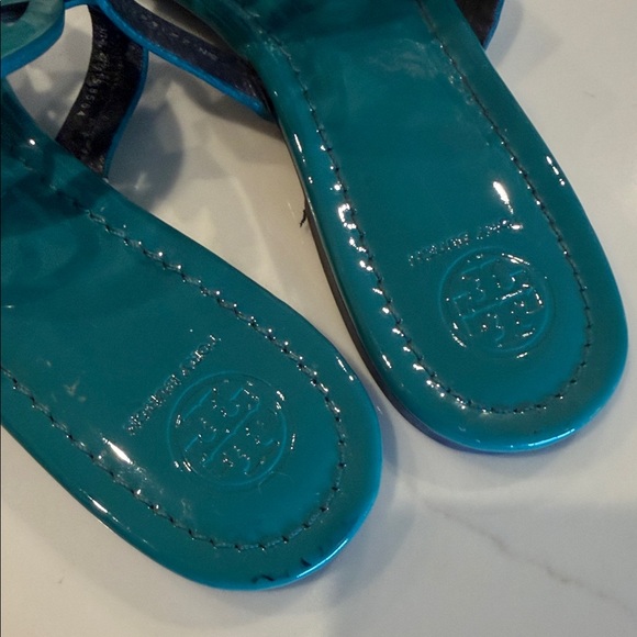 Teal Patent Leather Logo Cutout Thong Sandals - Picture 3 of 4